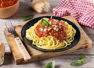 Jednoduché bolonské špagety. Foto - Freepik