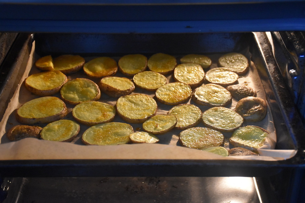 Americké zemiaky pečieme a servírujeme. Foto - Kristýna