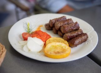 Čevabčiči. Foto - Pexels