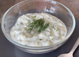 Tzatziki je grécky jogurtový dressing. Foto - Michal Trško