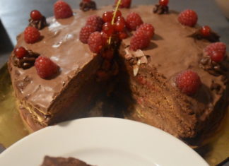 Poctivá čokoládová torta s malinami, 1 medzi receptami